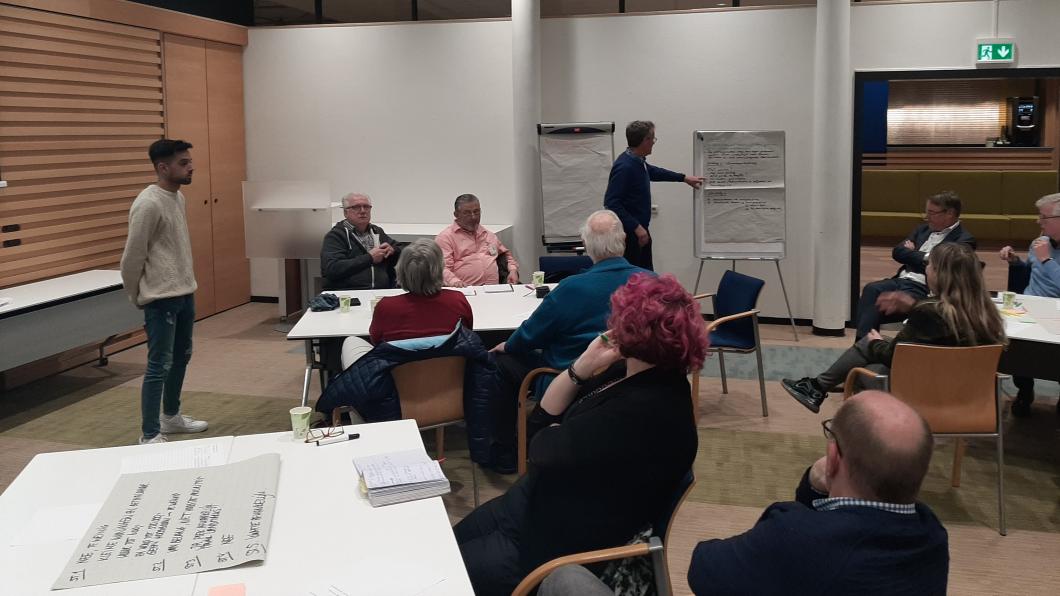 Foto bijeenkomst wonen 1.jpg